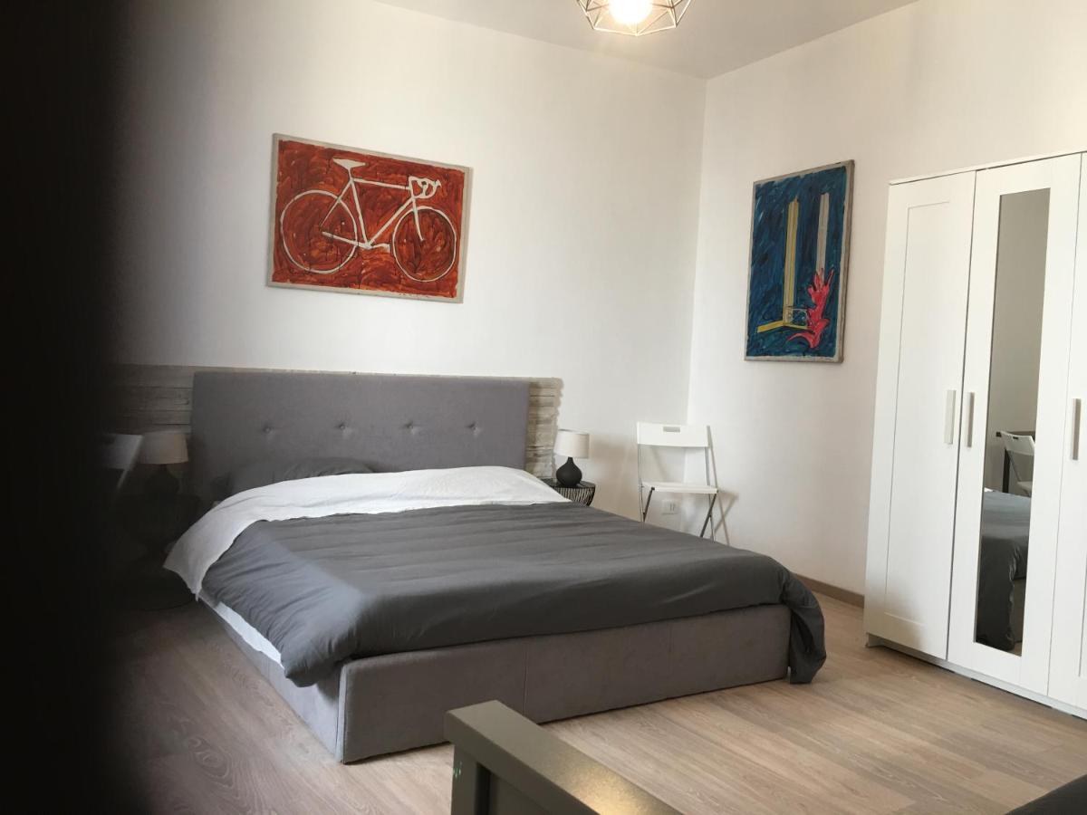 La Casa Nell'Antico Cortile Apartment Catania Bagian luar foto