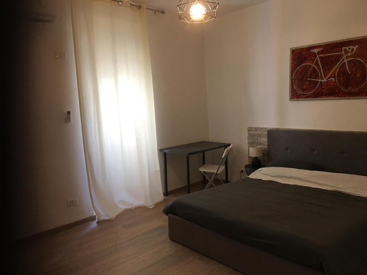 La Casa Nell'Antico Cortile Apartment Catania Bagian luar foto